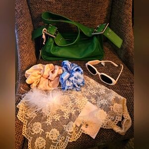 NWT FREE PEOPLE BUNDLE PURSE AND URBAN OUTFITTERS